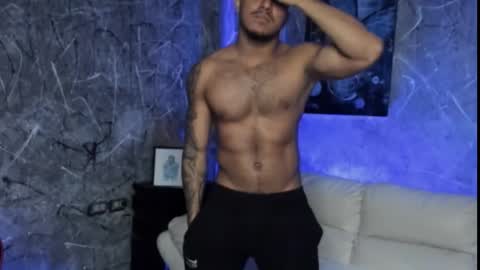 Leo independent model online show from February 5, 2026, 12:59 am