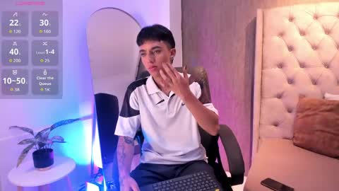 leohard_ online show from April 15, 2026, 2:40 am