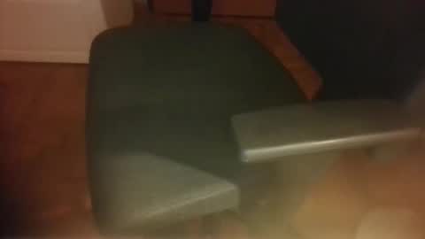 Snapshot of leom92 chatting on April 4, 2026, 6:05 pm leom92 online show from April 4, 2026, 6:05 pm