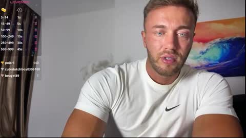 Snapshot of leon_lovefitness chatting on May 28, 2026, 2:03 pm Leon online show from May 28, 2026, 2:03 pm