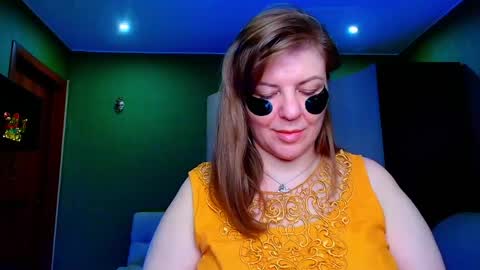 Leona tracie online show from May 14, 2026, 9:10 pm