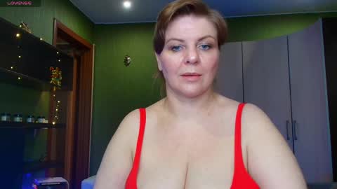 Leona tracie online show from May 17, 2026, 10:55 am