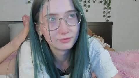Snapshot of leona_vixen chatting on May 29, 2026, 10:13 am Leona online show from May 29, 2026, 10:13 am