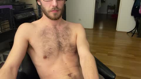 Leon online show from January 27, 2025, 5:37 pm