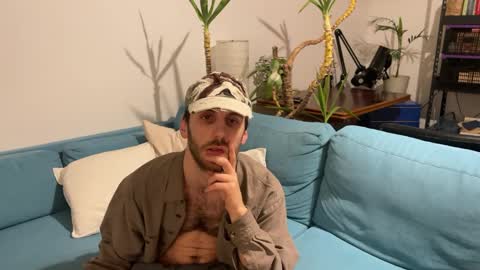 Leon online show from February 1, 2025, 12:18 am