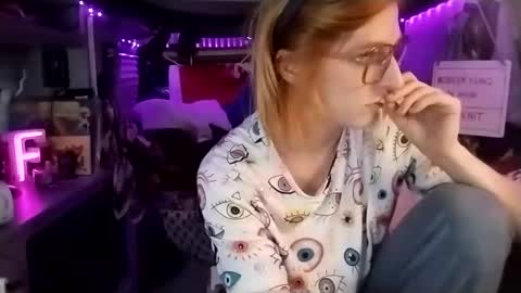 LesleyGumGrass- The Boring Trans girl online show from March 5, 2025, 8:32 pm