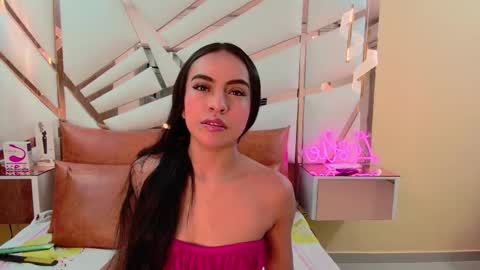 LeslieBush online show from December 17, 2025, 12:11 pm