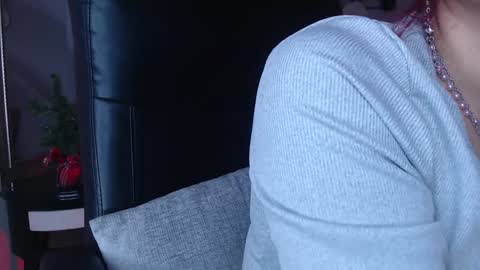 Snapshot of lessboobs_gh chatting on December 3, 2024, 11:55 am Less online show from December 3, 2024, 11:55 am