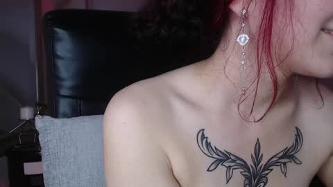 Snapshot of lessboobs_gh chatting on December 7, 2024, 3:52 pm Less online show from December 7, 2024, 3:52 pm