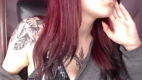 Snapshot of lessboobs_gh chatting on December 21, 2024, 4:03 pm Less online show from December 21, 2024, 4:03 pm