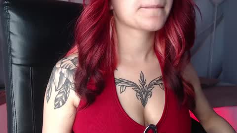 Snapshot of lessboobs_gh chatting on January 20, 2025, 11:56 am Less online show from January 20, 2025, 11:56 am