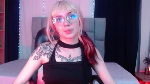 Snapshot of lessboobs_gh chatting on February 2, 2025, 11:08 am Less online show from February 2, 2025, 11:08 am