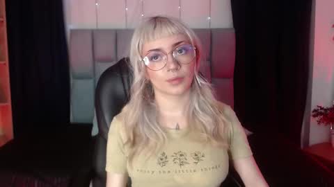 Snapshot of lessboobs_gh chatting on February 26, 2025, 11:20 am Less online show from February 26, 2025, 11:20 am