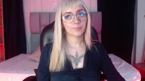 Snapshot of lessboobs_gh chatting on March 1, 2025, 2:44 pm Less online show from March 1, 2025, 2:44 pm