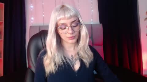 Snapshot of lessboobs_gh chatting on March 12, 2025, 11:53 am Less online show from March 12, 2025, 11:53 am