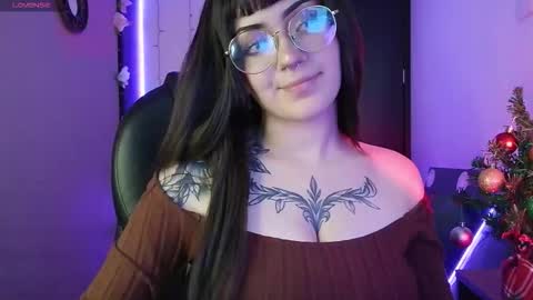 Snapshot of lessboobs_gh chatting on November 10, 2025, 2:49 pm Less online show from November 10, 2025, 2:49 pm