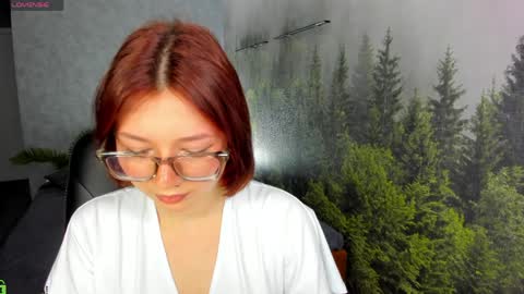 Lessi online show from April 7, 2026, 1:28 am