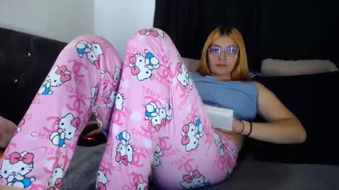 lessliee online show from March 10, 2025, 2:50 am