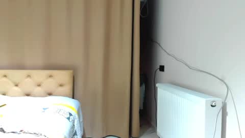 Snapshot of lesyaliss chatting on April 24, 2026, 6:32 pm lesyaliss online show from April 24, 2026, 6:32 pm