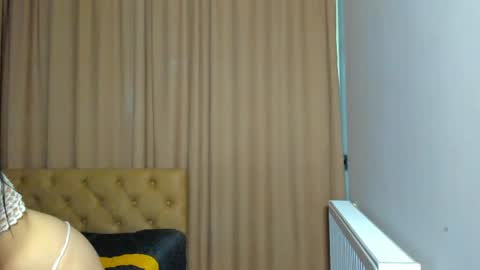 Snapshot of lesyaliss chatting on May 16, 2026, 8:18 pm lesyaliss online show from May 16, 2026, 8:18 pm