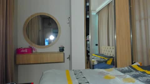 Snapshot of lesyaliss chatting on May 20, 2026, 8:26 pm lesyaliss online show from May 20, 2026, 8:26 pm