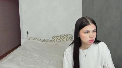 Snapshot of let_me_seee chatting on February 18, 2025, 4:48 pm Fiona online show from February 18, 2025, 4:48 pm