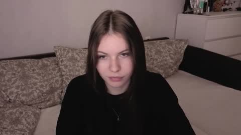 Snapshot of let_me_seee chatting on October 28, 2025, 2:20 pm Fiona online show from October 28, 2025, 2:20 pm