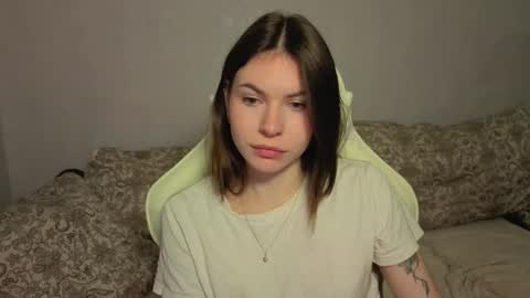 Snapshot of let_me_seee chatting on February 5, 2026, 7:29 pm Fiona online show from February 5, 2026, 7:29 pm