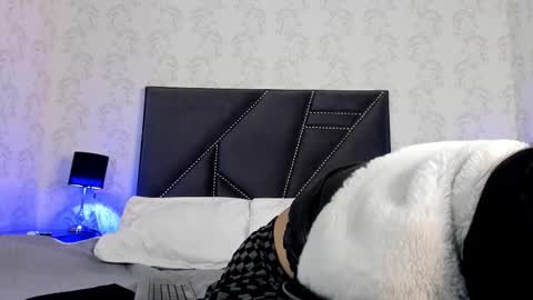 Leti White online show from October 28, 2025, 10:23 pm