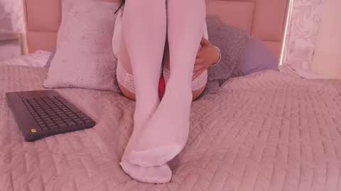 Leti White online show from December 16, 2025, 10:15 pm