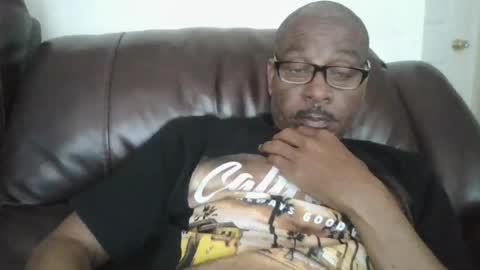 Snapshot of letmegetsum2 chatting on May 19, 2026, 12:38 am letmegetsum2 online show from May 19, 2026, 12:38 am