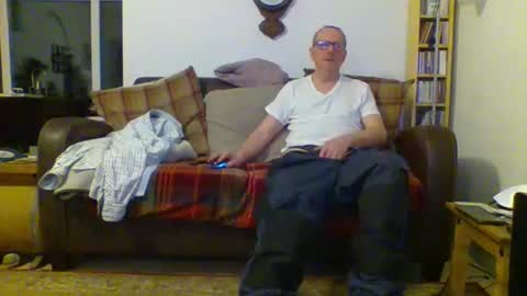 Snapshot of letmestrip chatting on February 10, 2025, 12:19 am paul online show from February 10, 2025, 12:19 am