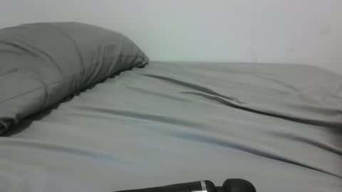 lets_play143 online show from January 2, 2025, 8:28 am