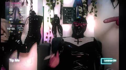 Julian Mask online show from October 18, 2025, 11:11 am