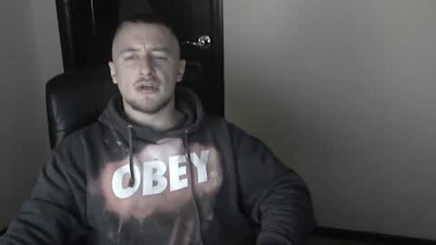 Snapshot of lev1ngston chatting on December 15, 2024, 6:26 pm lev1ngston online show from December 15, 2024, 6:26 pm