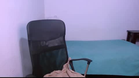 Snapshot of levii_7 chatting on November 2, 2025, 3:31 am 0600AM-1200PM - online show from November 2, 2025, 3:31 am