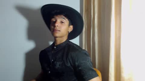 i  am lewis ly EDUARDO MEMDOZA15 online show from December 17, 2025, 5:30 pm