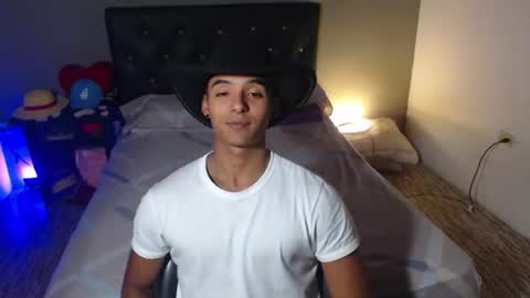 i  am lewis ly EDUARDO MEMDOZA15 online show from July 29, 2026, 6:06 pm