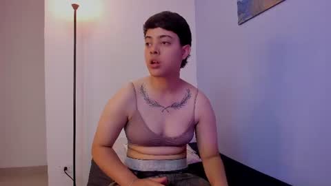 Snapshot of lexa_kitty chatting on August 4, 2026, 8:44 pm Lexa kitty online show from August 4, 2026, 8:44 pm