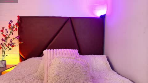 Lexi Howard  online show from April 9, 2026, 6:41 am