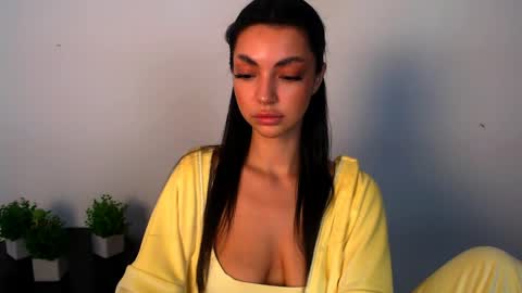 Alexia online show from June 1, 2026, 10:50 am