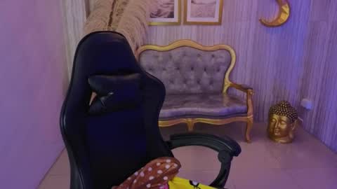 Lexie  online show from April 1, 2026, 8:17 pm