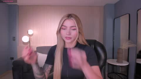 Lexie  online show from April 7, 2026, 6:52 pm