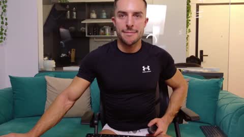 Snapshot of lexin25 chatting on December 3, 2024, 3:33 pm Askme online show from December 3, 2024, 3:33 pm