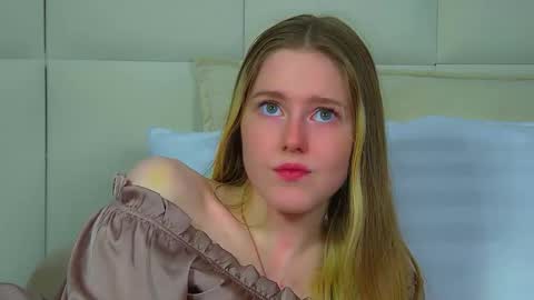 Lexi online show from November 12, 2025, 6:36 am