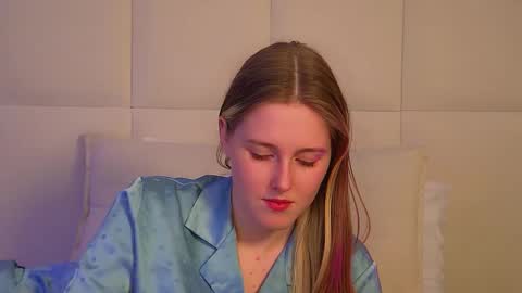 Lexi online show from November 16, 2025, 6:13 pm