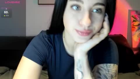 Lexi online show from November 22, 2025, 10:36 am