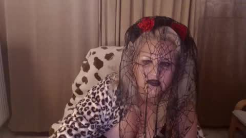 Hannah online show from October 31, 2025, 11:06 pm