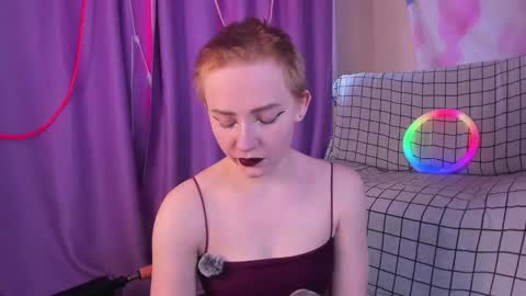 Snapshot of lexy_l0vy chatting on September 24, 2025, 7:33 am LexxxY online show from September 24, 2025, 7:33 am