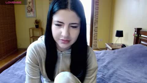 lexyswett online show from October 7, 2025, 12:02 pm